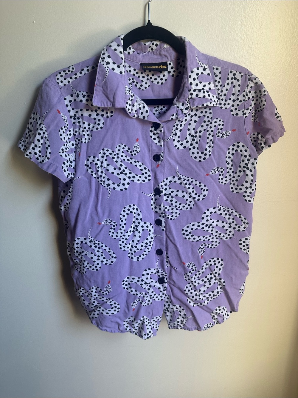 Nooworks Micotti Snake Lavender Print  Short-Sleeve Button-Up Blouse